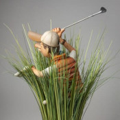 Golfista v křoví